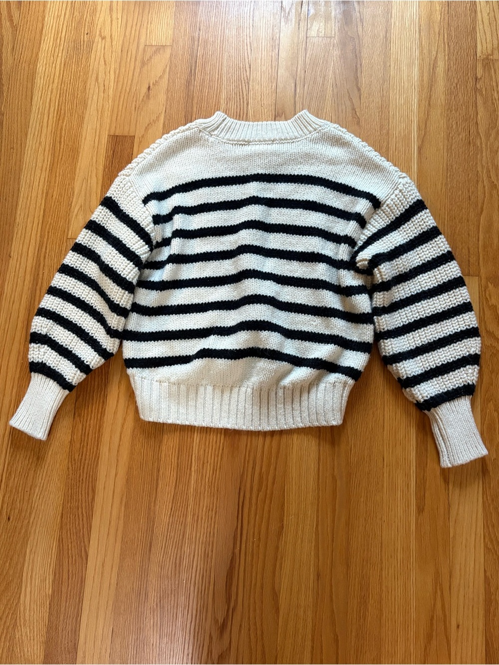 H&M Sweater - Picture 5 of 5